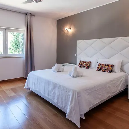 Amendoa Villa Carcereiro