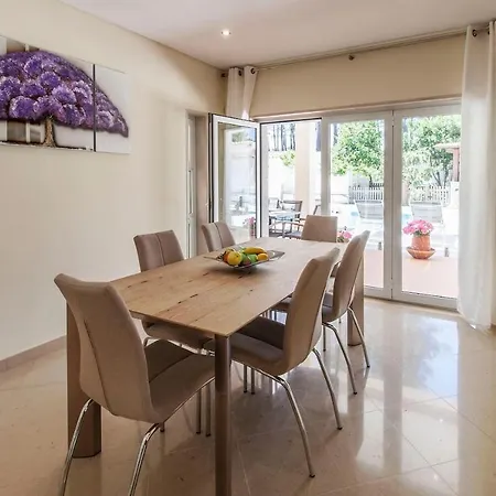 فيلة Amendoa Carcereiro