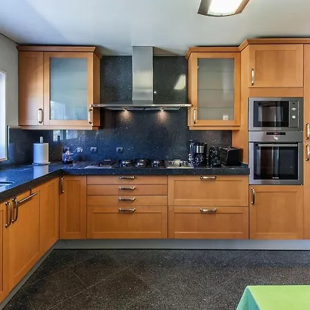 Amendoa * Carcereiro