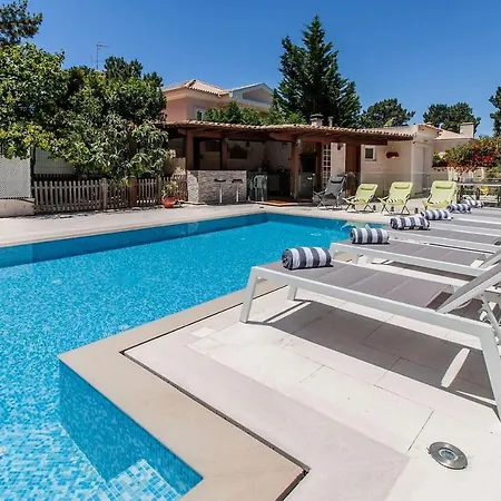 Amendoa Villa Carcereiro