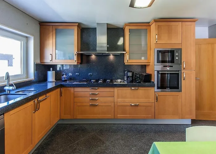 Amendoa * Carcereiro